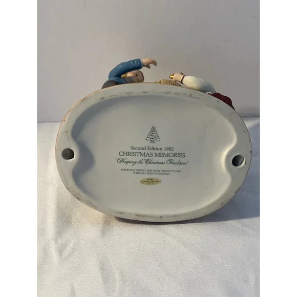 Avon‎ Christmas Memories 1982 Second Edition Figurine Decorating Tree - Picture 5 of 8